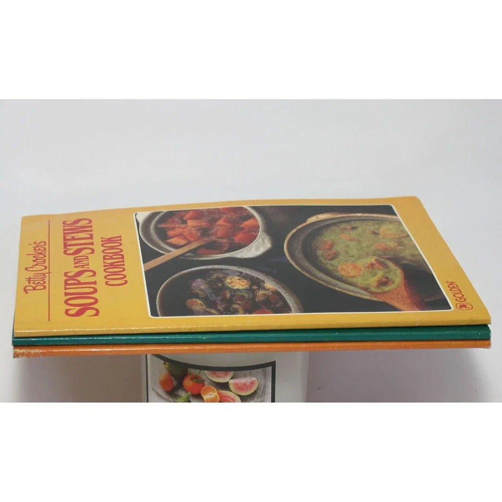 Betty Crocker's FAMILY FAVORITES Set of 3 Cookbooks in Sleeve - Vintage